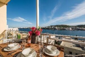 Bayview  Apt with a Sunny Sea View Terrace and BBQ – The Best Apartment/Flat in St. Paul's Bay