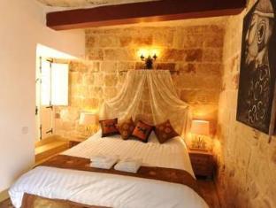 Chapel 5 Boutique Suites Bandamp;B – The Best Guesthouse in Naxxar