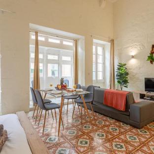 Charming 2BR In the Heart of Historic Valletta – The Best Apartment/Flat in Valletta