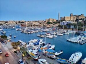 Bright Spacious 2 Bedroom with Marina View – The Best Apartment/Flat in Sliema