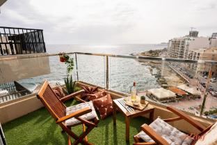 Amazing Seafront Duplex Apartment Sliema – The Best Apartment/Flat in Sliema