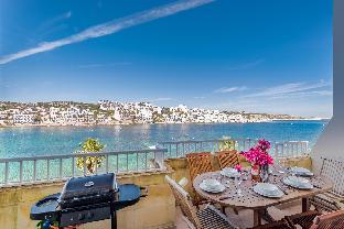 Blue Harbour 4 Seafront 3-bedroom self catering holiday Apartment with terrace – The Best Apartment/Flat in St. Paul's Bay