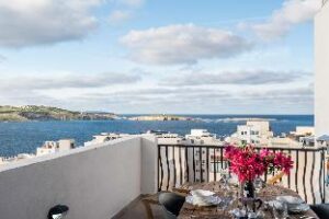 Apartment with Seaview terrace amp; Panoramic views – The Best Apartment/Flat in St. Paul's Bay