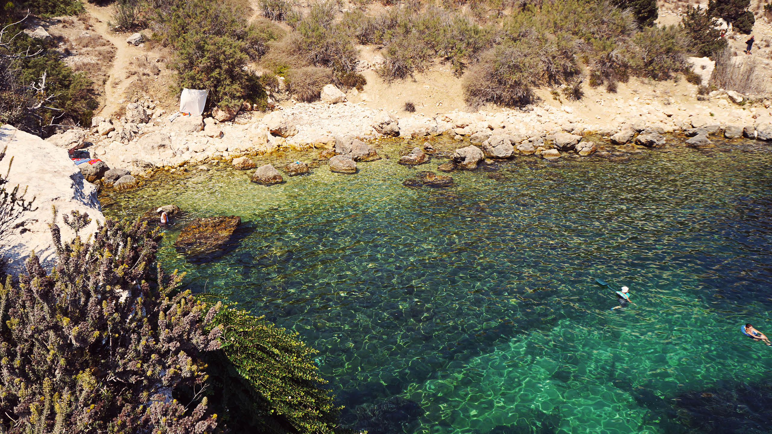 Daħlet il-Fekruna Bay - Peaceful Coastal Spot