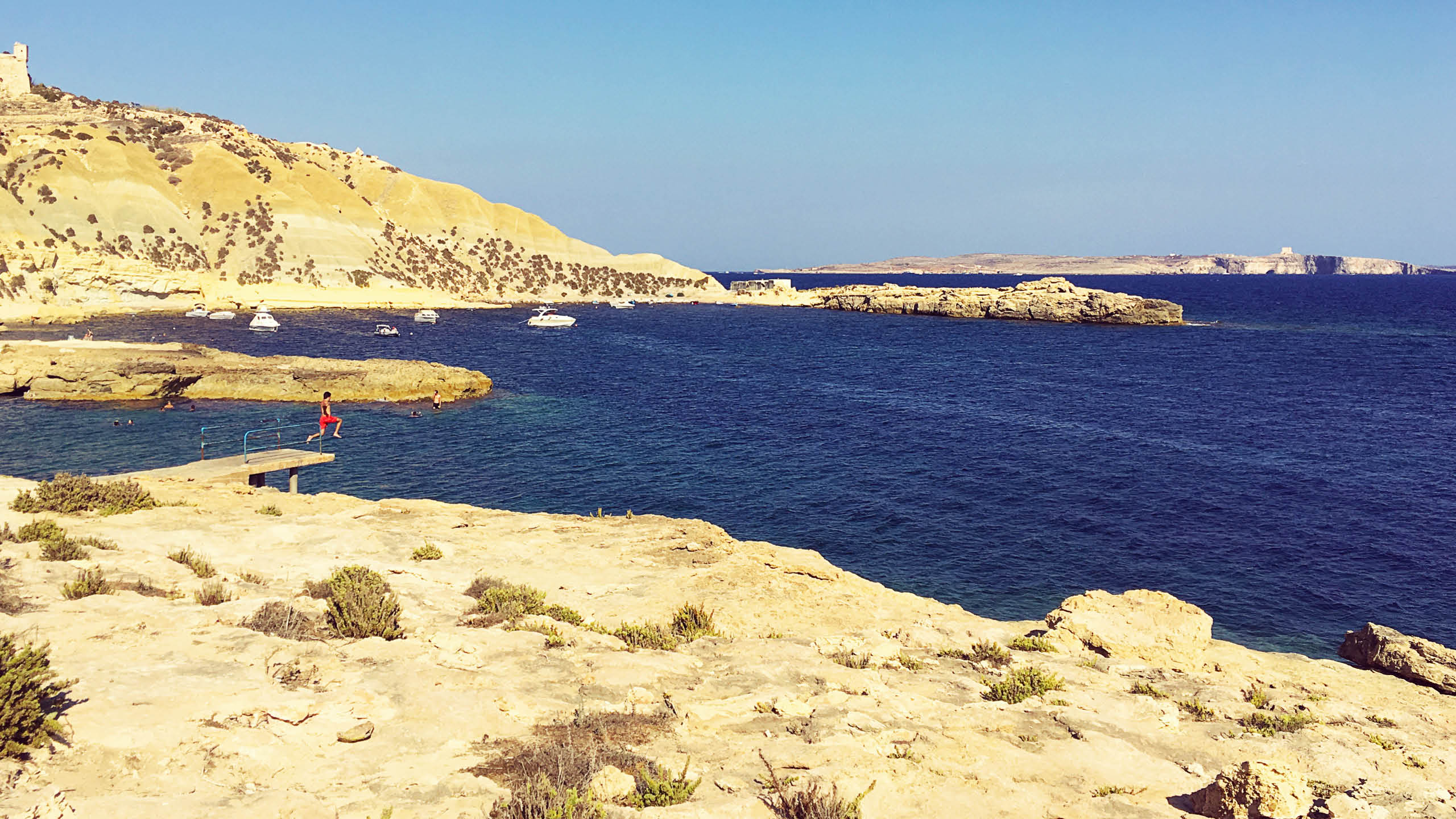 Xatt L-Aħmar - Gozo’s Coastal Dive Spot