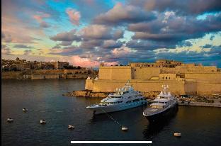 Eclectic Apartment with Incredible Harbour views – The Best Apartment/Flat in Senglea