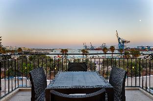 Luxurious Duplex Seafront Apt w/ Amazing Sea Views – The Best Apartment/Flat in Birzebbuga