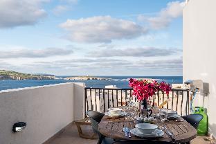 GetawaysMalta - Seashells Penthouse 12 with terrace and sea view in Bugibba – The Best Apartment/Flat in St. Paul's Bay